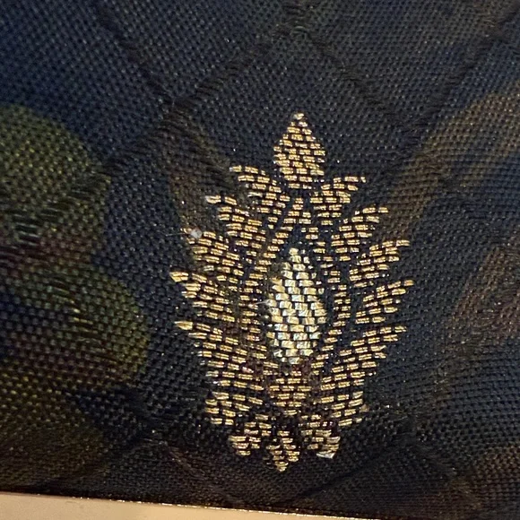 Floral Patterned Wrist Clutch with Gold Bling Ring - with shoulder strap - Picture 5 of 9